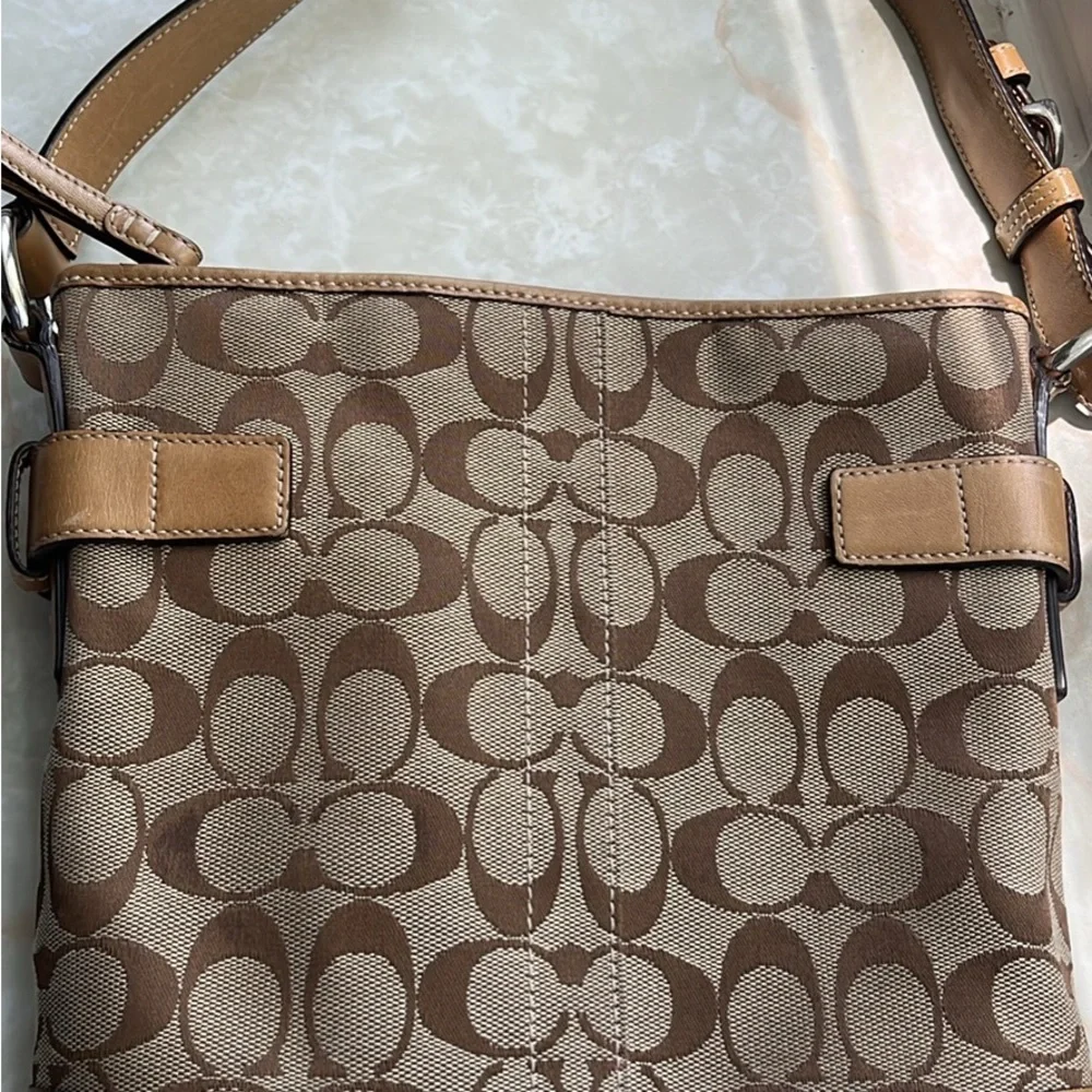 Vintage Coach Brown and Tan Shoulder Bag with Signature Monogram - Picture 5 of 7